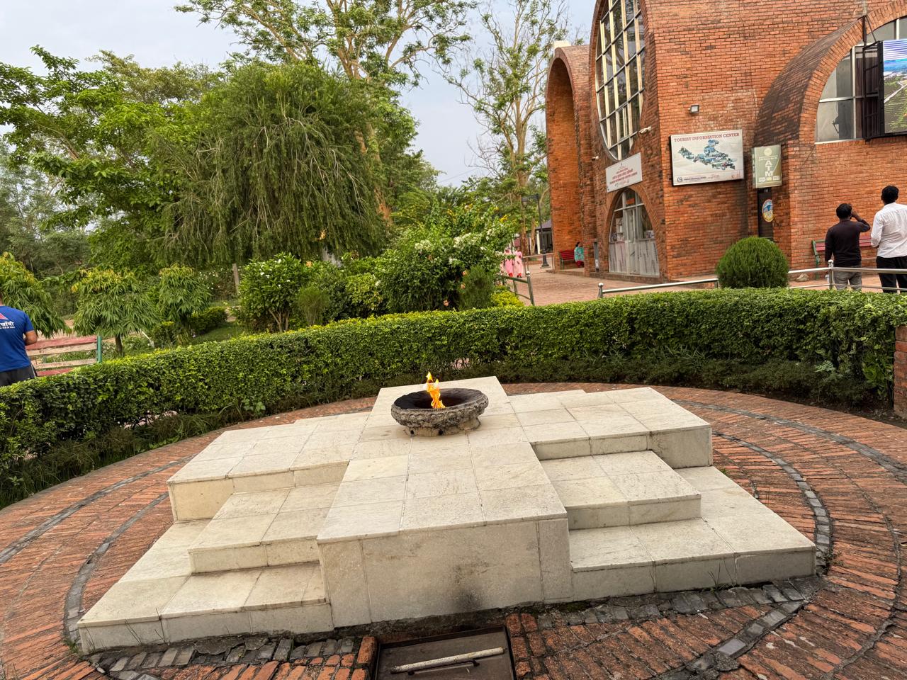 Kathmandu Chitwan Lumbini Tour